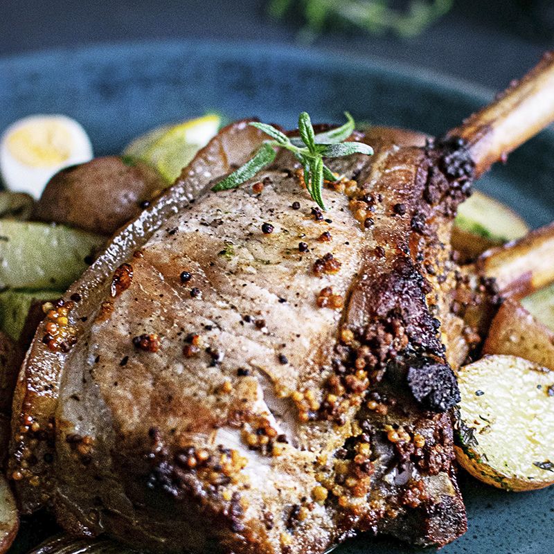 Lechazo, un plato típico si quieres disfrutar de la gastronomía.